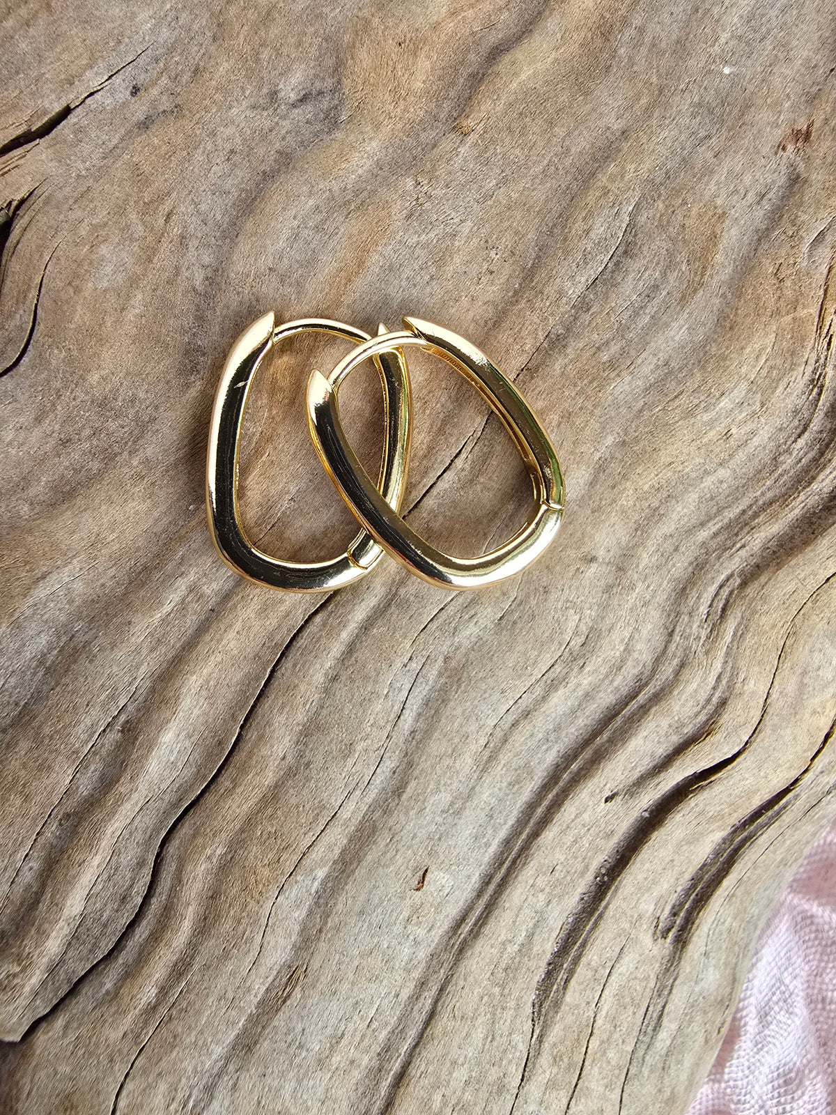 Modern Hoops (18 × 14 MM) Sacred Sol Design